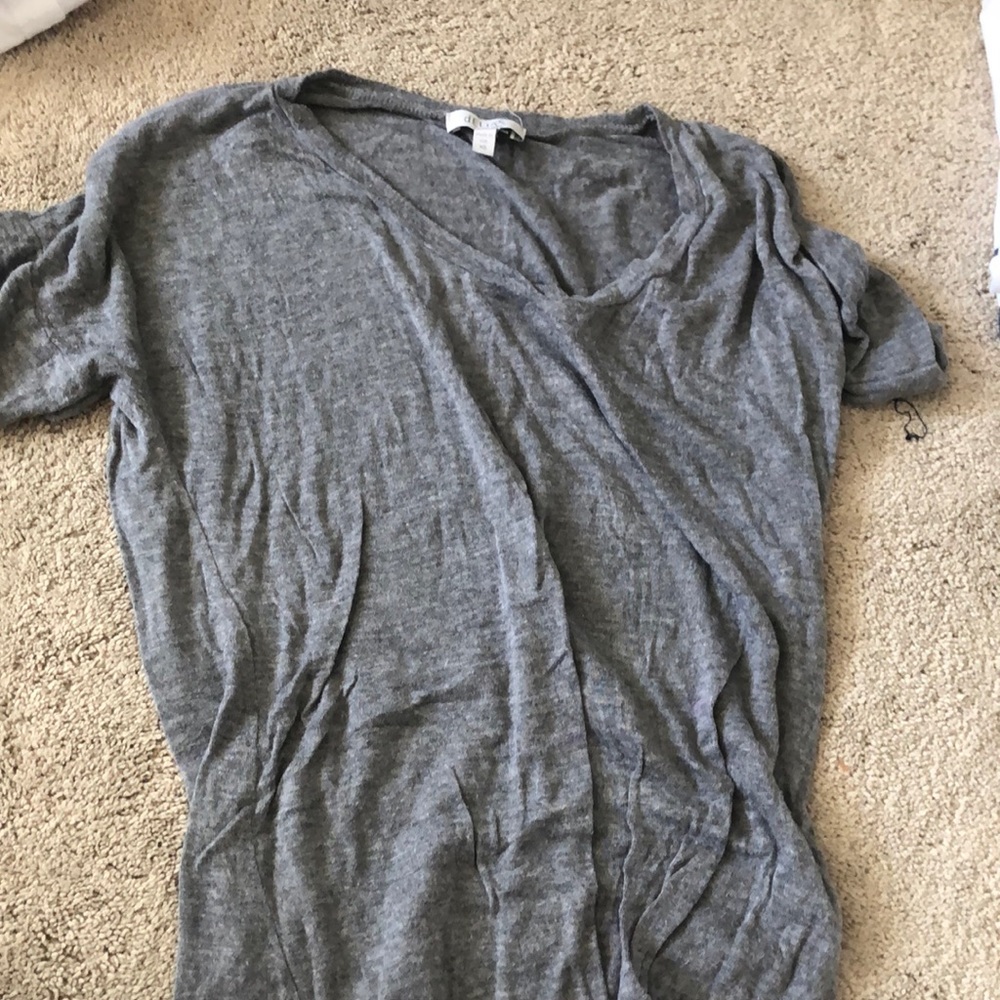 delia’s basic grey v neck tee